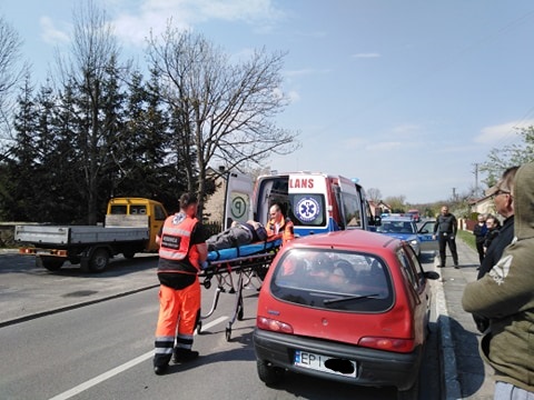 Photo of Potrącony rowerzysta w Dąbrówce, kolizja na Piłsudskiego w Piotrkowie i na A1. Policjanci mają pełne ręce roboty