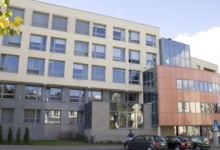 Photo of Uderzał młotkiem w głowę by zabić. Kamil T. usłyszał prokuratorskie zarzuty, grozi mu 10 lat więzienia