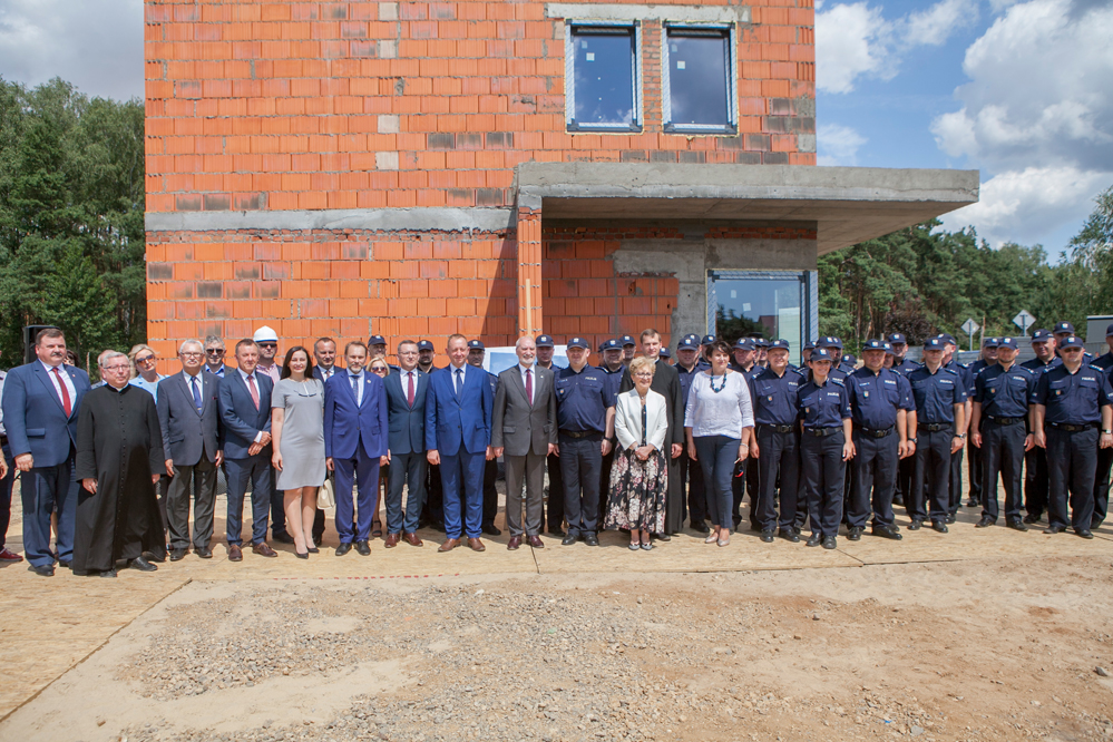 Photo of Nowy posterunek policji w Rozprzy – wmurowano akt erekcyjny