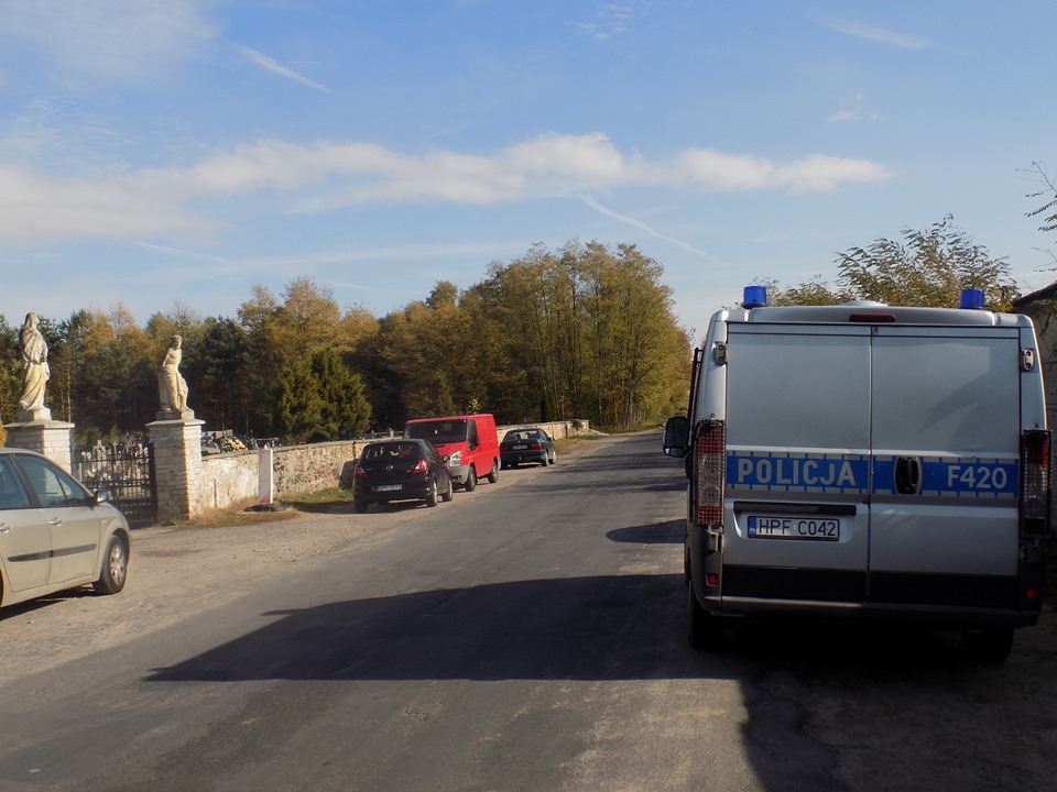 Photo of Granat na cmentarzu