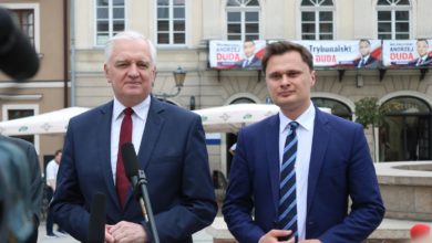 Photo of Były wicepremier Jarosław Gowin odwiedził Piotrków