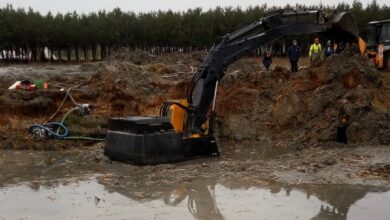 Photo of Koparka ”utopiła się”w stawie