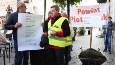 Photo of Rolnicy z powiatu piotrkowskiego blokowali wjazd zachodnich świń do Polski – FILM