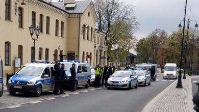 Photo of Piotrkowscy policjanci oddali hołd zastrzelonemu funkcjonariuszowi z Raciborza