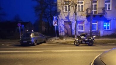 Photo of Zderzenie motoroweru z osobówką. 16-latek kierowcą jednośladu