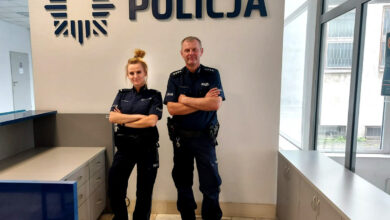 Photo of Policjanci uratowali samobójcę. Odcięli sznur na którym wisiał
