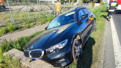Photo of Kierująca bmw wpadła do rowu