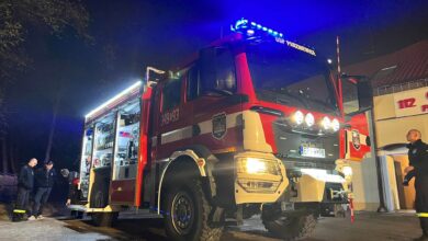 Photo of Strażacy z Parzniewic z honorami przywitali nowy wóz bojowy – ZDJĘCIA, FILM