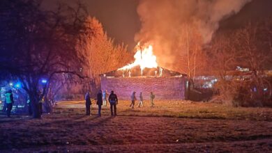 Photo of Jedna osoba zginęła w pożarze pustostanu w centrum Piotrkowa – ZDJĘCIA, FILM