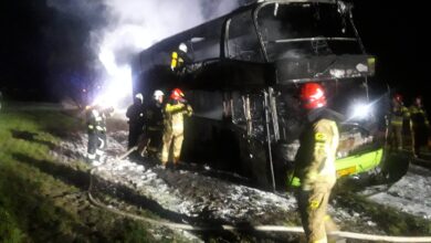 Photo of Pomiędzy Wolborzem a Komornikami spalił się autobus