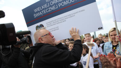 Photo of Jerzy Owsiak na rondzie WOŚP w Piotrkowie – ZDJĘCIA