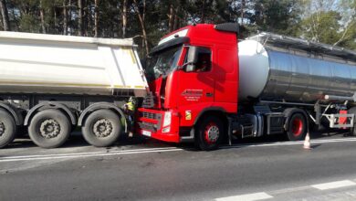 Photo of Zderzenie dwóch ciężarówek na krajowej „dwunastce” – ZDJĘCIA, FILM