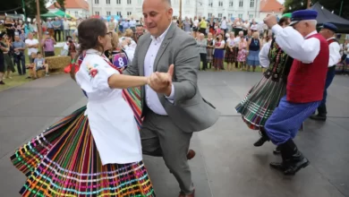 Photo of Oberek starosty hitem internetu – FILM