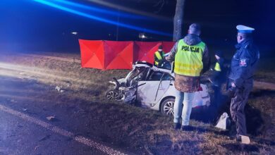 Photo of Śmierć na „dwunastce”. Nie żyje 35-letni kierowca osobówki