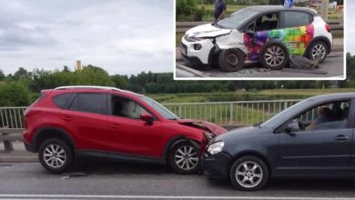 Photo of Zderzenie trzech osobówek na moście w Sulejowie. Ucierpiał m.in. pojazd nauki jazdy