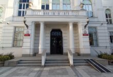 Photo of Miały być na studniówkę, trafiły do jej kieszeni? Skarbniczka balu studniówkowego z aktem oskarżenia