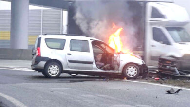 Photo of Policjanci uratowali kierowcę z płonącego auta