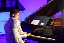 Photo of Chopinowski czar w Piotrkowie: Maciej Tubis zachwycił publiczność!