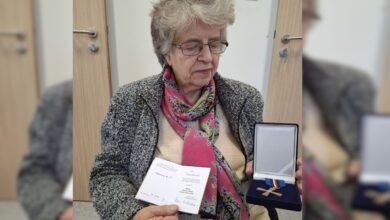 Photo of Niezwykła skromność i wielkie serce. Pani Jadwiga ze Srocka odznaczona medalem od Ministra Kultury