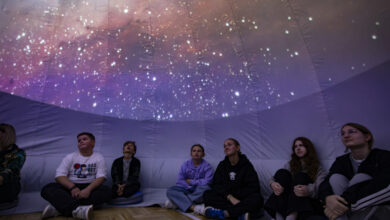 Photo of Czy w kosmosie pływają wieloryby? Mobilne planetarium Kopernika w Piotrkowie
