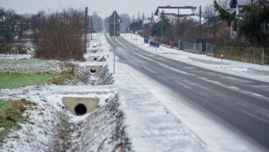 Photo of Rusociny z nowym chodnikiem, zatokami autobusowymi i oświetleniem. Zakończono prace drogowe