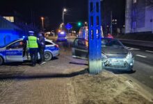 Photo of Pijany kierowca uderzył w słup w Sulejowie. Miał blisko 3 promile