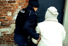 Photo of Policjanci piotrkowskiej patrolówki uratowali 94-latkę