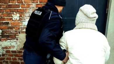 Photo of Policjanci piotrkowskiej patrolówki uratowali 94-latkę