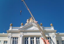 Photo of Powrót Temidy na szczyt piotrkowskiego Pałacu Sprawiedliwości