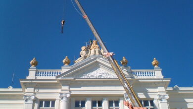 Photo of Powrót Temidy na szczyt piotrkowskiego Pałacu Sprawiedliwości