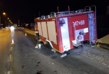 Photo of Z wozu strażackiego urwały się koła…