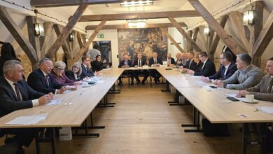 Photo of Samorządowcy radzili w Sulejowie. Nowe drogi i fundusze na horyzoncie