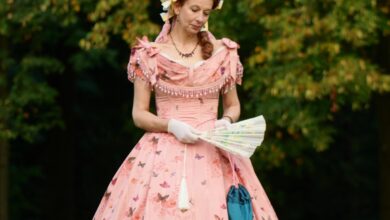 Photo of Łódzkie z pasją. Piotrkowianka prowadzi pracownię rekonstrukcji dziewiętnastowiecznych strojów