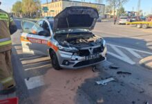 Photo of Samochód medyczny uderzył w Forda. Pacjent na dializy musiał zmienić transport