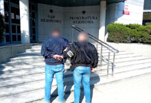 Photo of Narkotyki ukrył w kuchni i w salonie. Piotrkowscy policjanci zatrzymali mieszkańca Tomaszowa