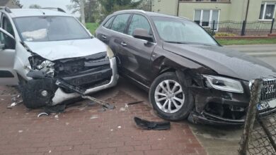 Photo of Dwie osobówki zderzyły się w Czarnocinie