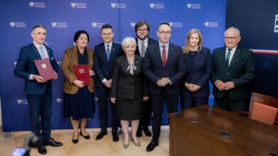 Photo of Piotrków i region podpisały umowy na modernizację dróg. Koszt inwestycji to przeszło 28 milionów złotych!