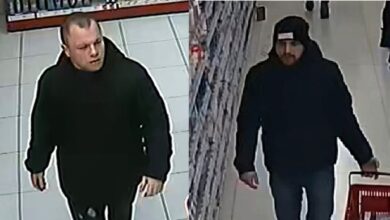 Photo of Poznajesz tych mężczyzn? Poszukuje ich piotrkowska policja