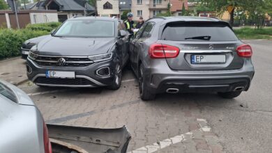 Photo of Miał prawie 2 promile alkoholu i rozbił na parkingu kilka samochodów