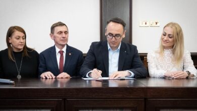 Photo of Minister Dariusz Klimczak podpisał w Piotrkowie ważną umowę dla regionu
