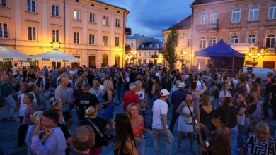 Photo of Tłumy na Rynku Trybunalskim! Za nami pierwsza Piotrkowska Potańcówka, a to dopiero początek letnich atrakcji