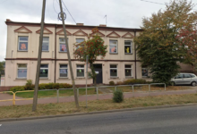 Photo of Wizjonerski projekt w gminie Sulejów. Dawne przedszkole zmieni się w nowoczesny dom dla 8 rodzin!