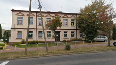 Photo of Wizjonerski projekt w gminie Sulejów. Dawne przedszkole zmieni się w nowoczesny dom dla 8 rodzin!