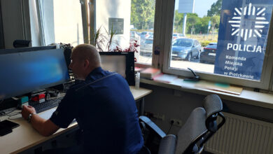 Photo of Policja zapobiegła tragedii w Piotrkowie. 23-latka jest już bezpieczna