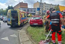 Photo of Kosiarz trawy potrącony przez osobówkę na rondzie Agnieszki Osieckiej