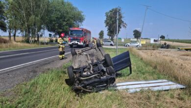 Photo of Wypadek i ruch wahadłowy na DK91. Jeden z samochodów wpadł do rowu i dachował
