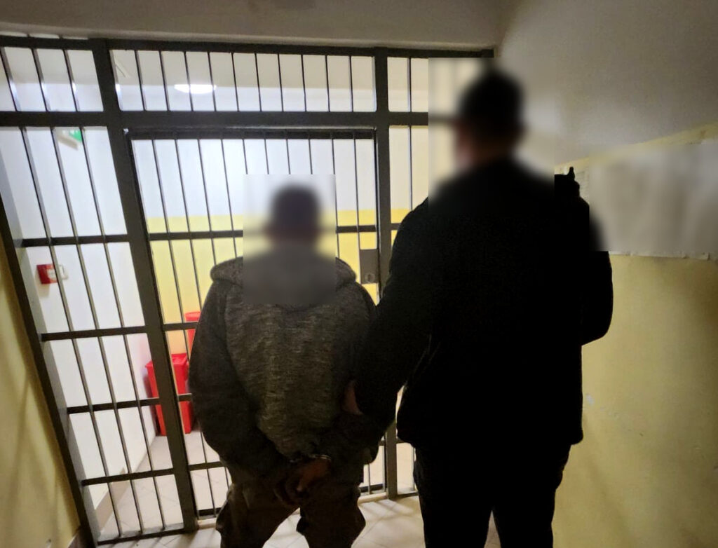 Nerwowe zachowanie wzbudziło podejrzenia dzielnicowego. Okazało się, że chodziło o narkotyki