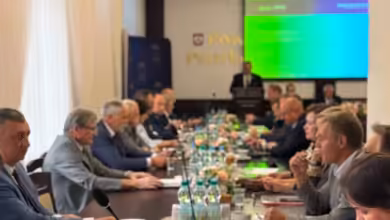 Photo of Sesja Rady Powiatu. Łatwiejszy transport i remont w DPS w Łochyńsku oraz nowe pieniądze na drogi
