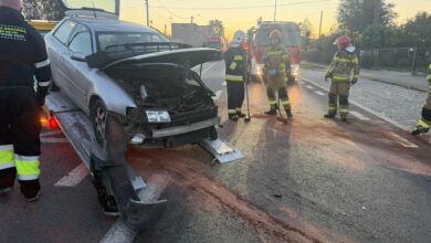 Photo of Wypadek na w drodze Piotrków – Bełchatów. Audi wjechało w ciężarówkę
