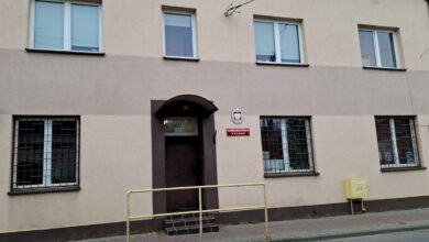Photo of Czujność policjanta po służbie doprowadziła do ujawnienia poszukiwanego 28-latka